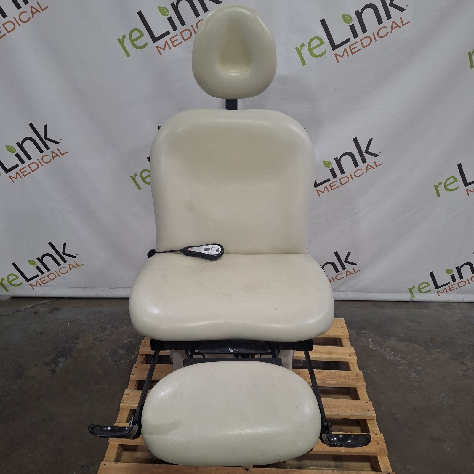 Midmark 630 Procedure Chair