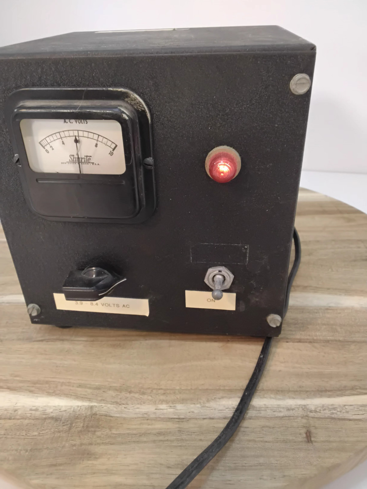 Vintage Shurite Volts A.C 1-10 not tested plugged in lite up meter moved