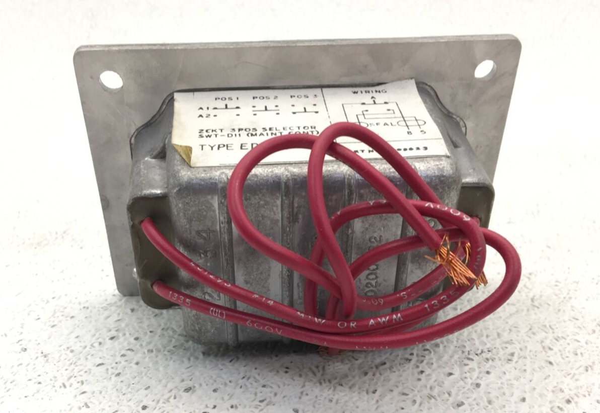 DSD925 S697 CROUSE HINDS 3 POS 2 CIRCUIT SELECTOR SWITCH EXPLOSIONPROOF COVER