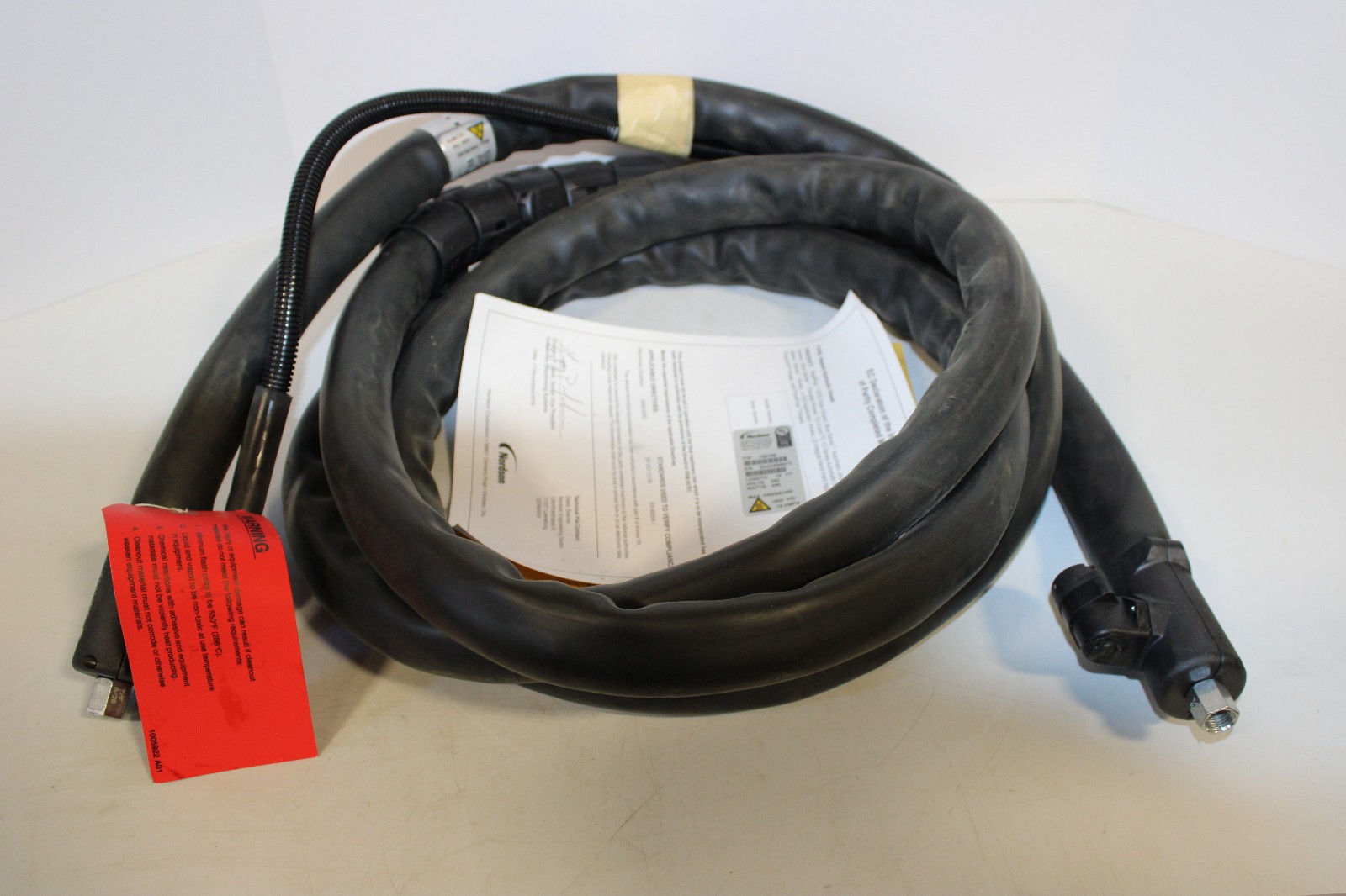 NORDSON 155188 HOSE 2300 16FT .312 240V HOT MELT HEATED GLUE HOSE NEW IN BOX