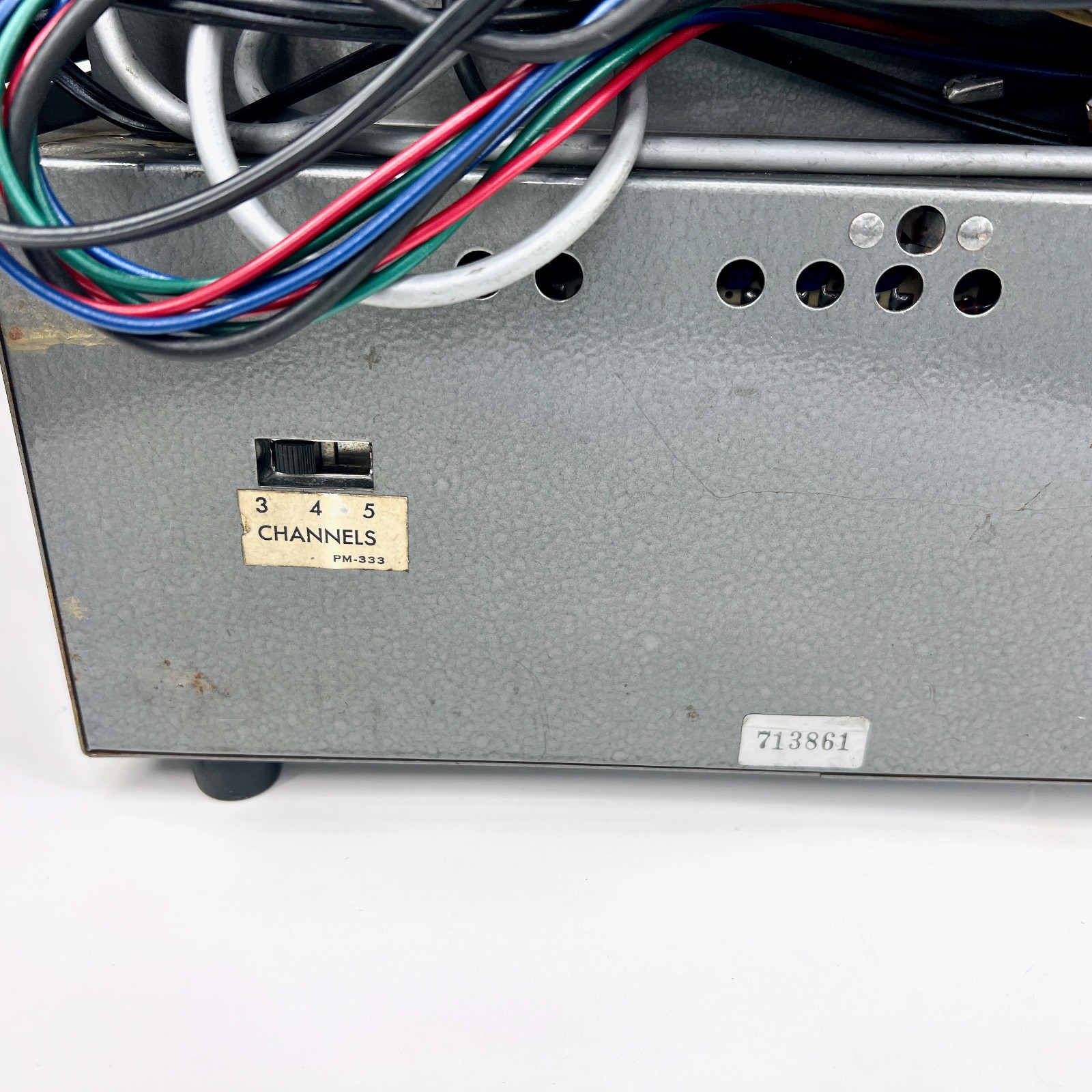 B&K Model 850 Color Analyst CRT TV Test Equipment - Powers On - READ BELOW
