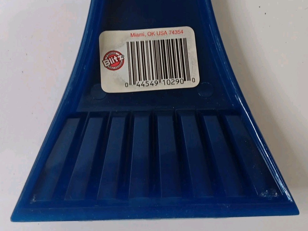 30 Auto Window Ice Scrapers 10 X 3.75" Blade Blitz Ice Breakers 10290