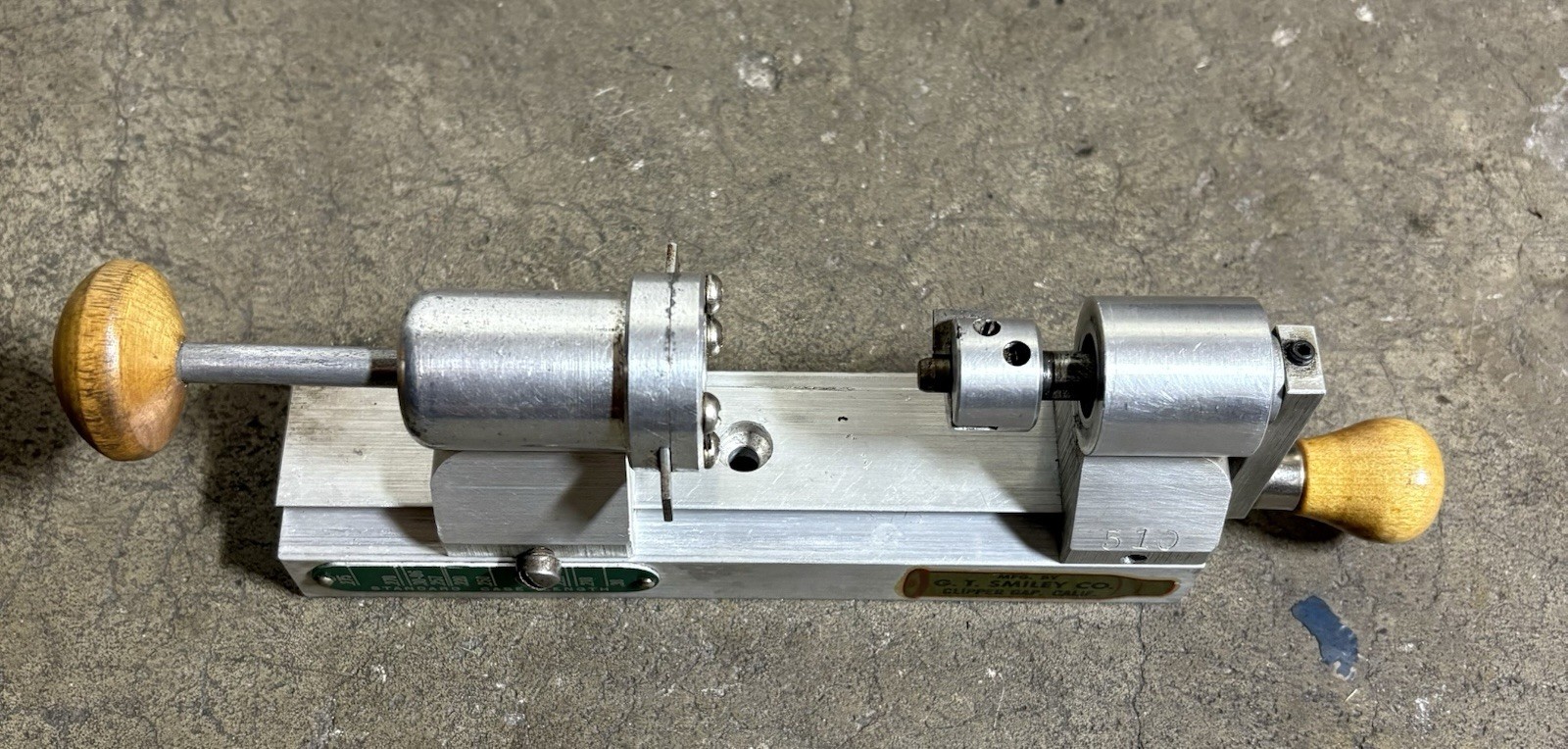 GT SMILEY CARTRIDGE CASE TRIMMER W/ 2 Pilots: 22 And 30