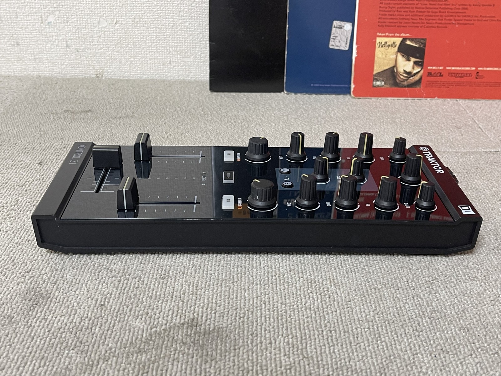 Native Instruments Traktor Kontrol Z1 DJ Mixer Audio Interface Boxed Tested