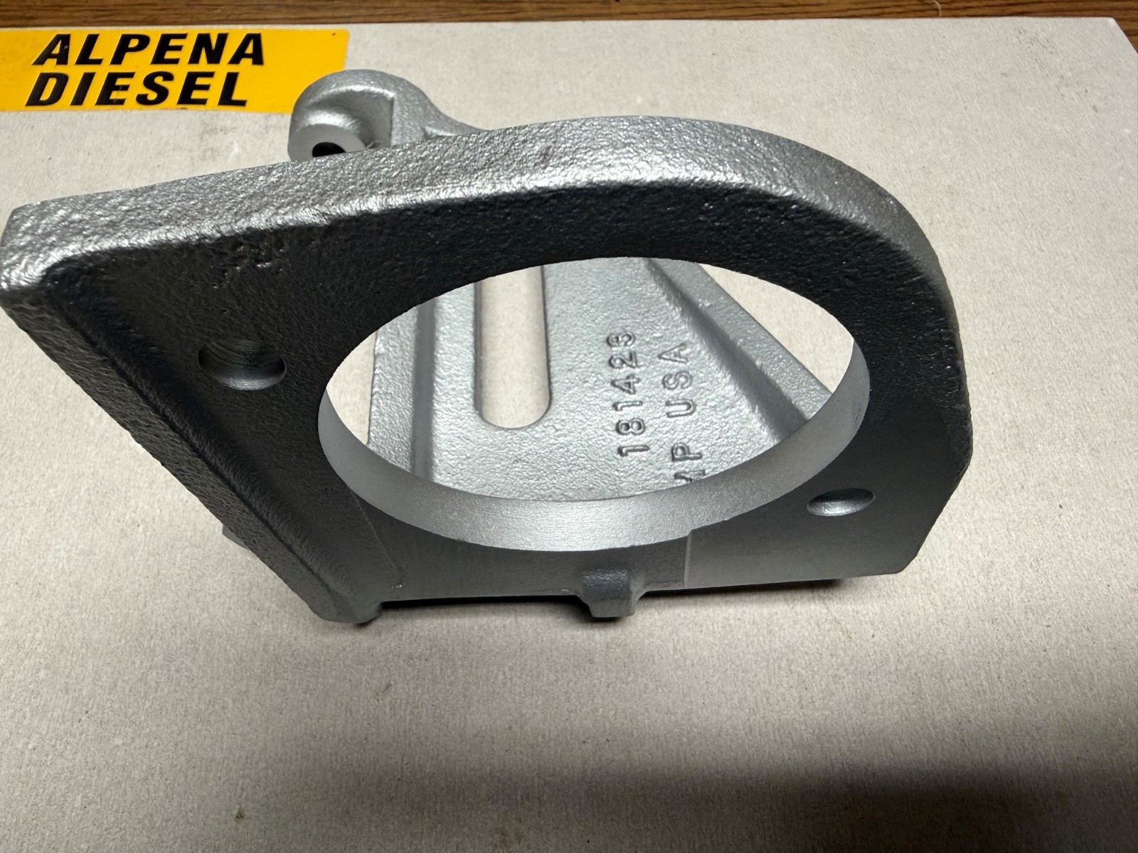 Cummins hydraulic pump bracket 181423