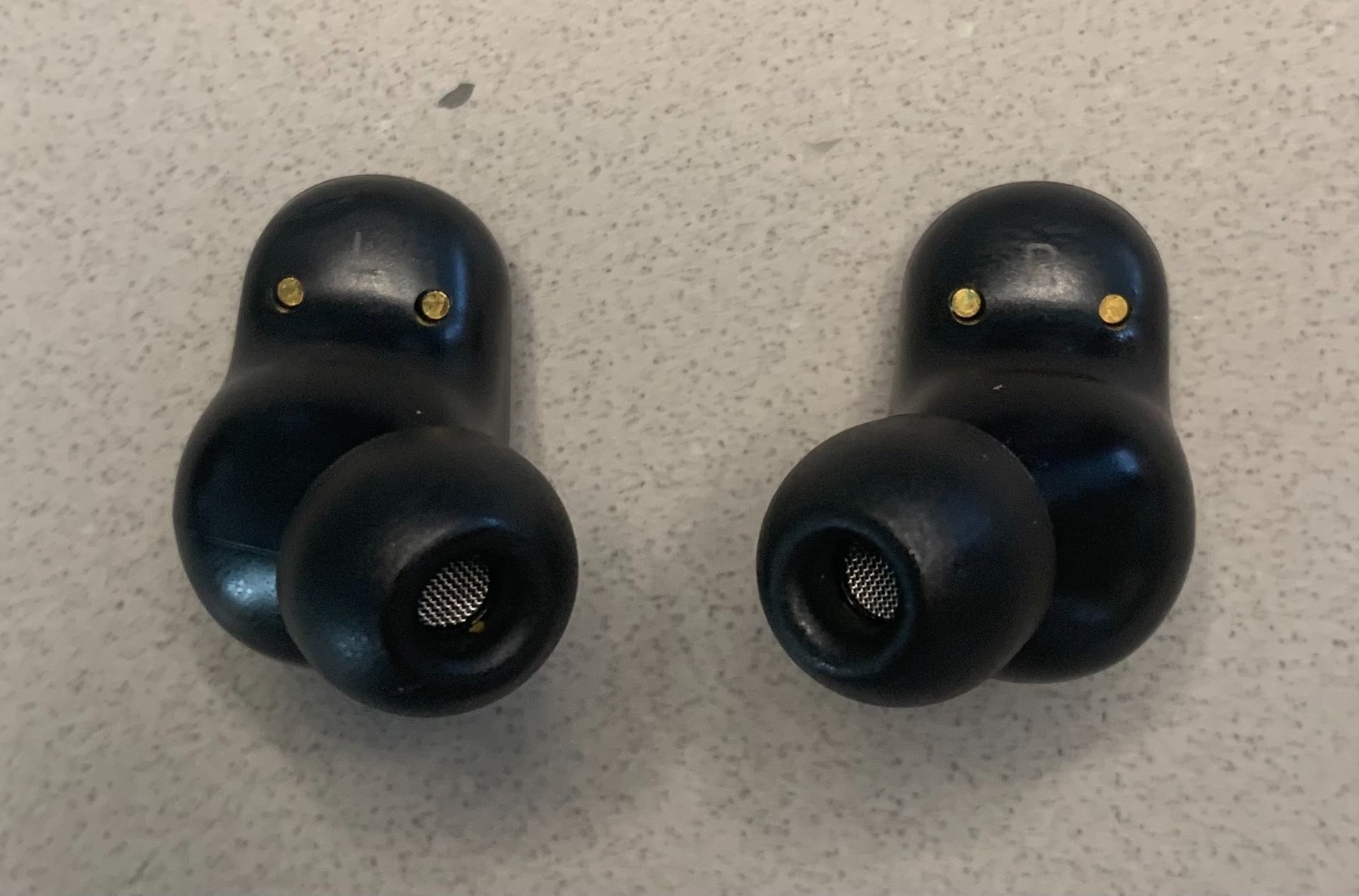 blx wireless bluetooth earbuds: barely used excellent condition