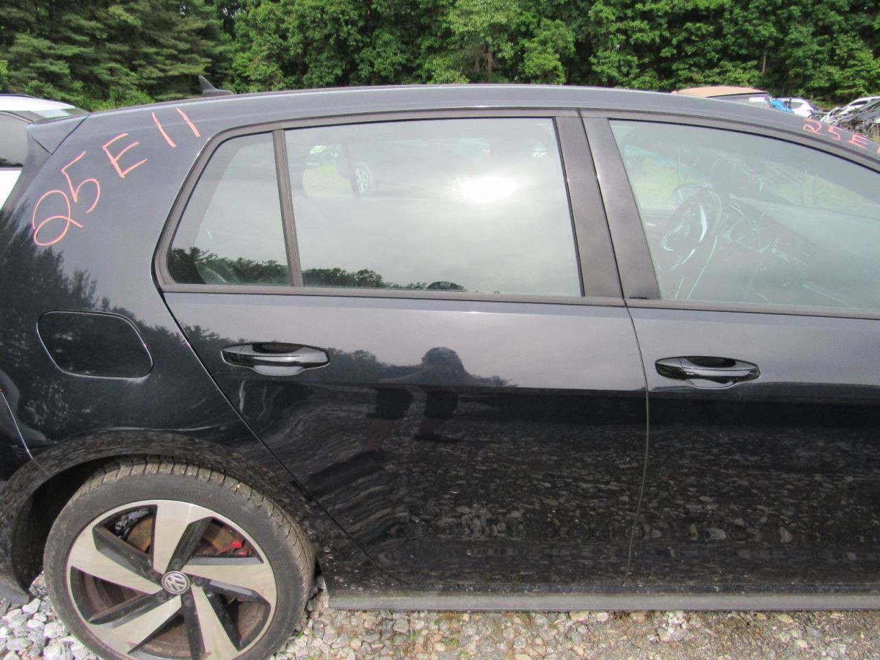 GTI 2018 Glove Box 1048596