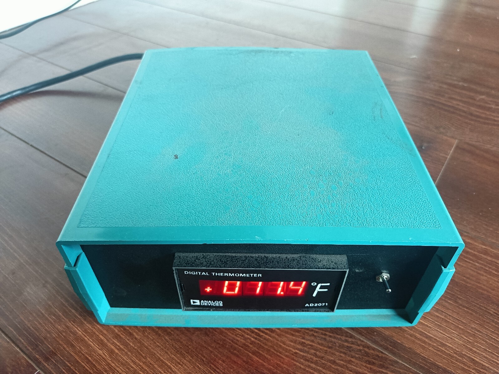 Analog Devices AD2071 Digital Thermometer