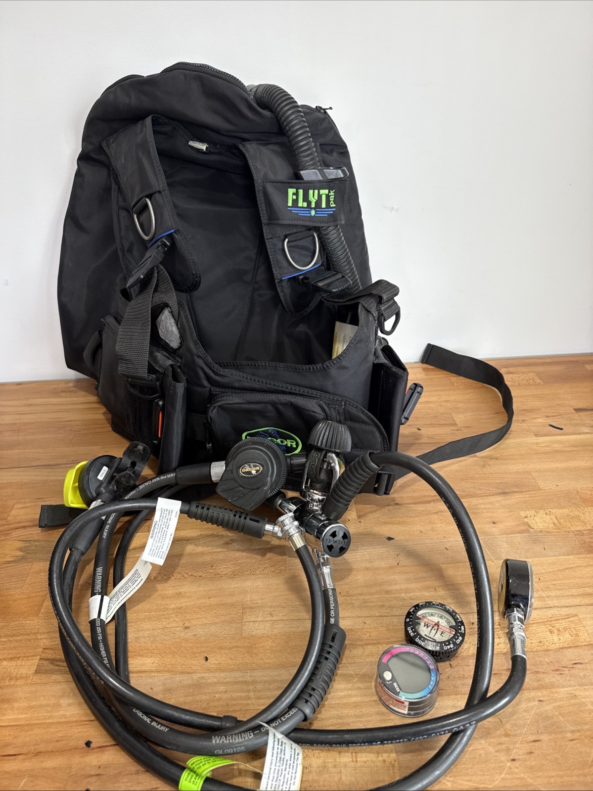 Vintage Dacor Flyt pak Diving Equipment Set Parts Lot w Vest Dacor Gauge