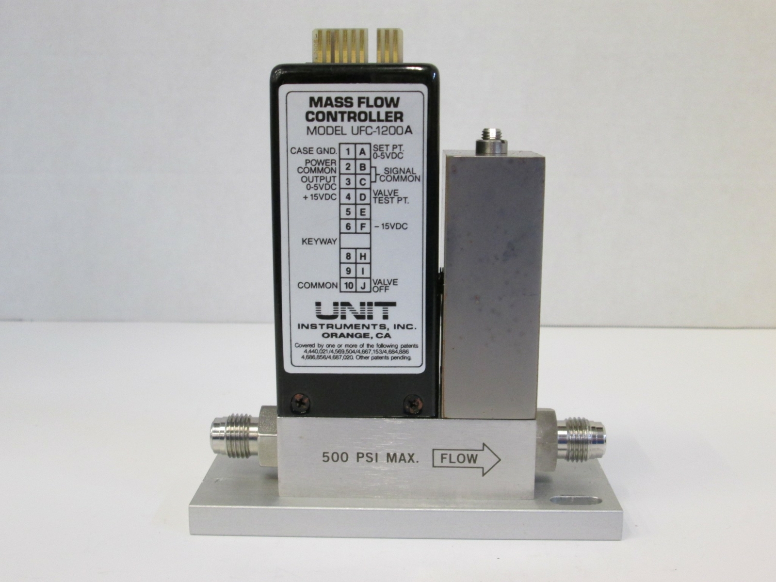 Unit UFC-1200A Mass Flow Controller MFC, N2, 2 SLM, 1/4" Male