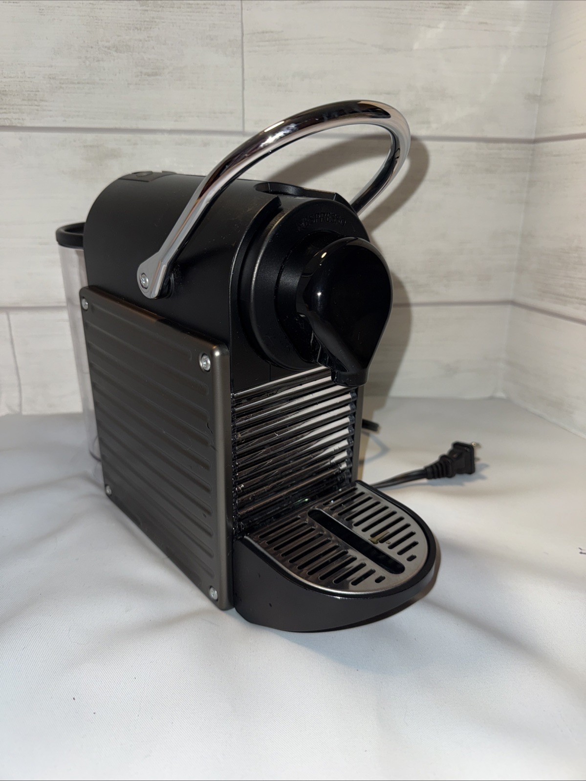 Nespresso Pixie C60 Espresso Machine OriginalLine Capsule Coffee Maker