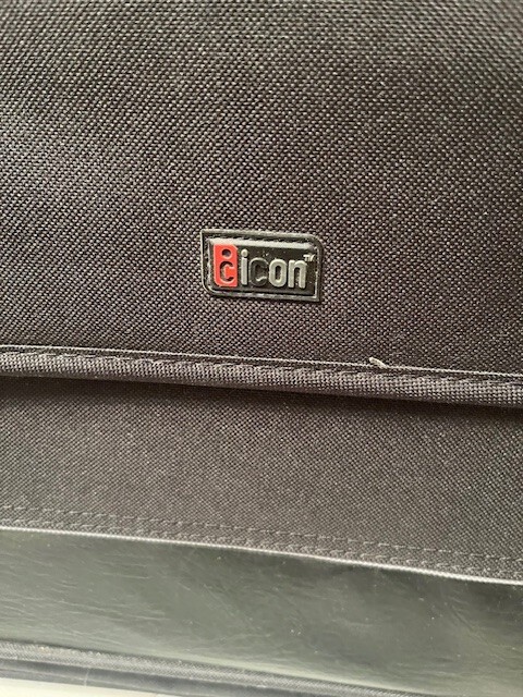 Icon Black 17" Notebook Computer Case With Shoulder Strap Pre-owned