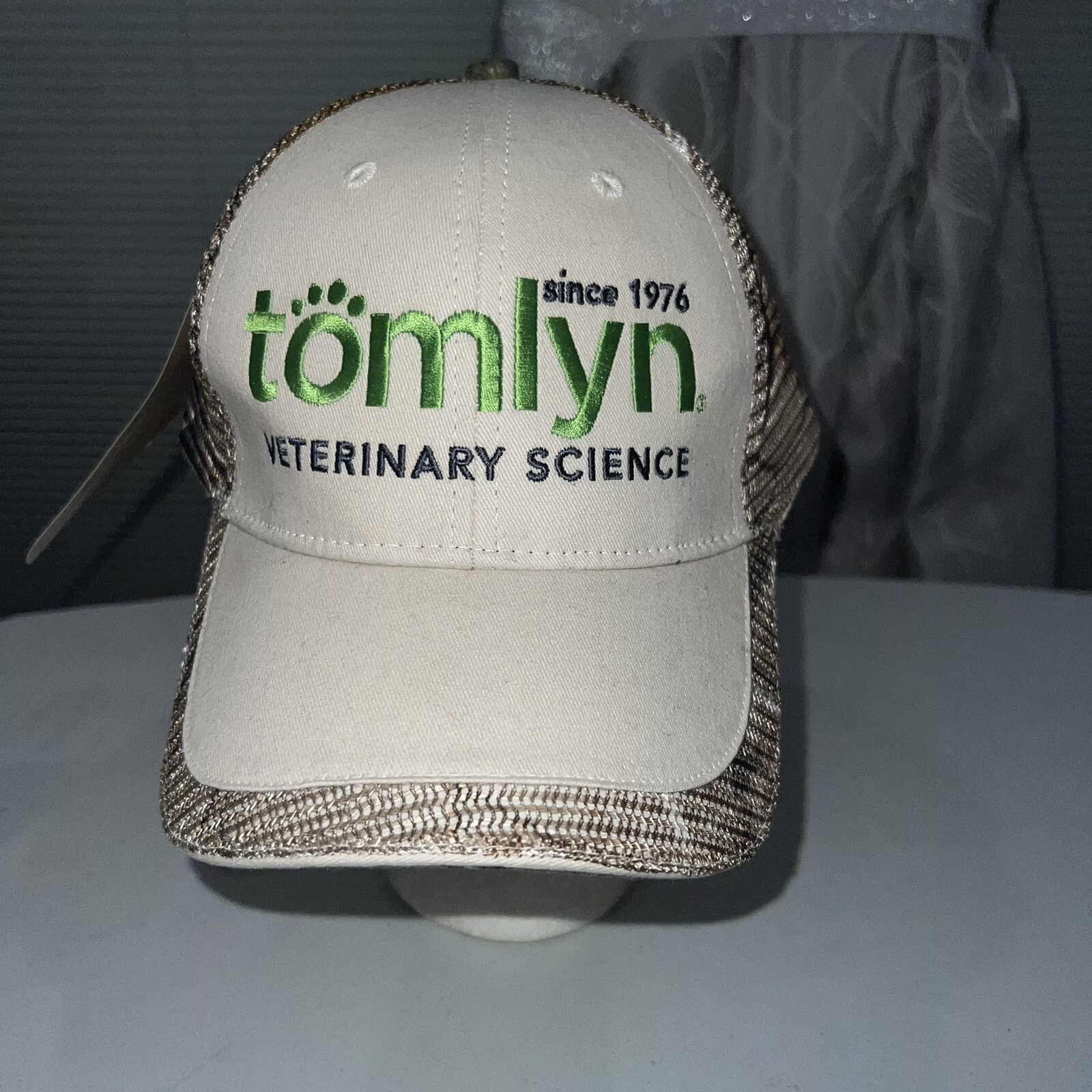 Tomlyn Veterinary Science since 1976 Hat Cap Hook Loop Camouflage Mesh EUC