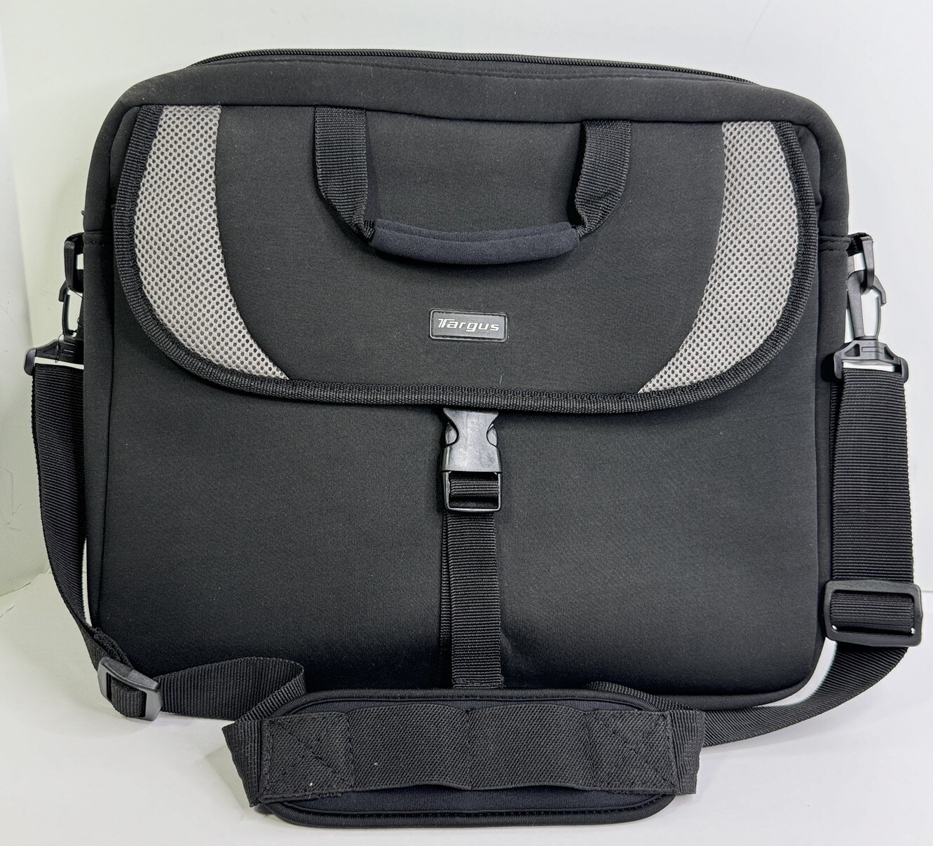 Targus Traditional Case Messenger Bag fits 15.6-Inch Laptop Black