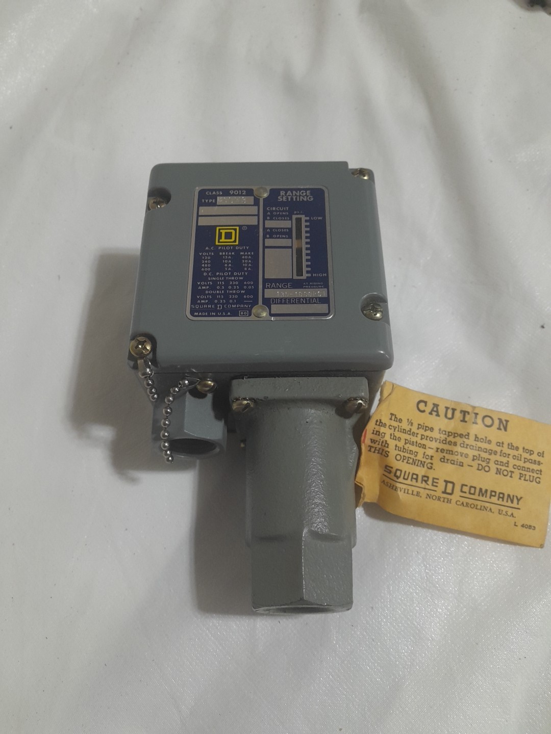 NEW SQUARE D ADW3 PRESSURE SWITCH CLASS 1092 RANGE 135-1000