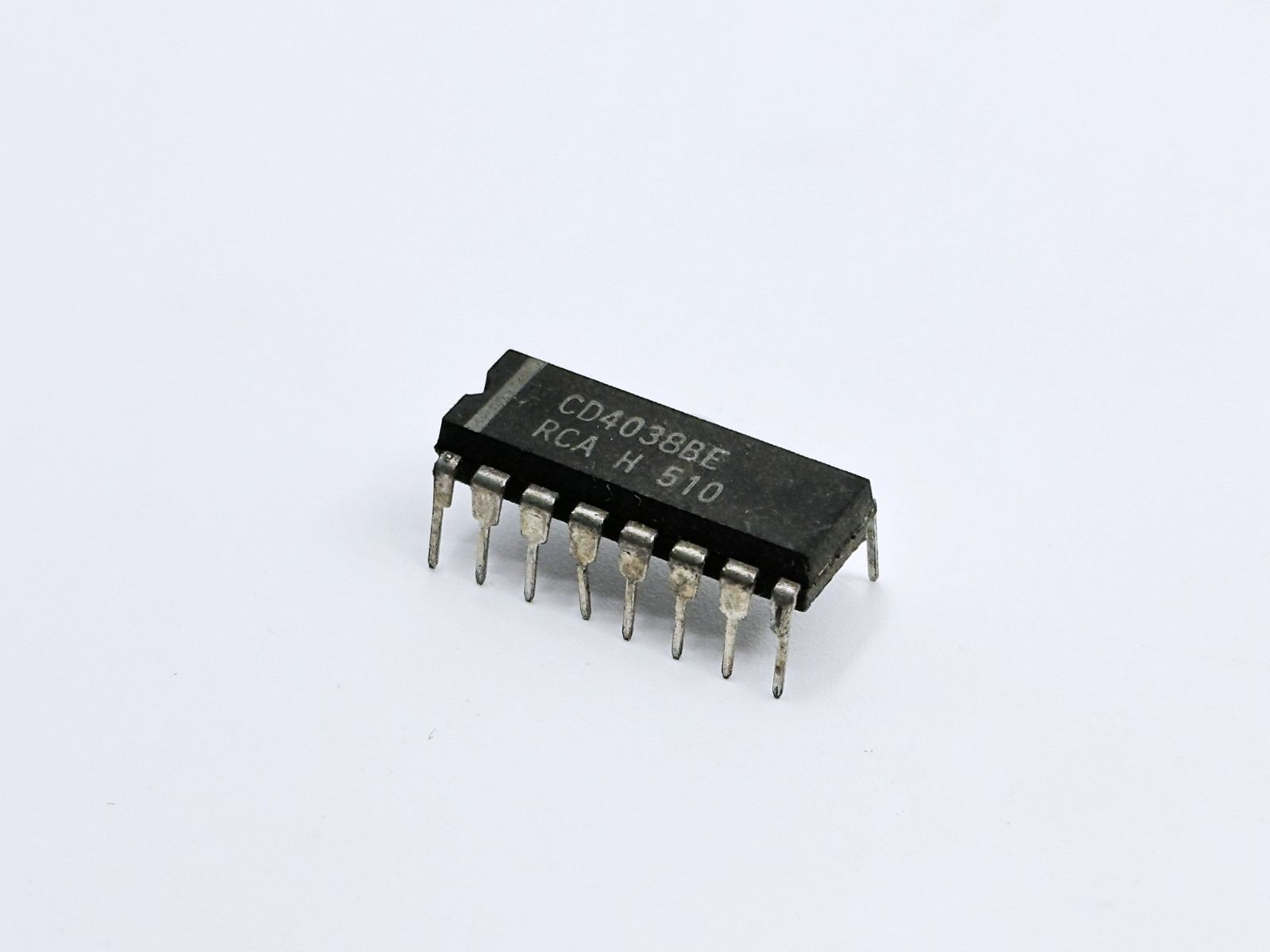 CD4038BE 4038 RCA CMOS Triple Serial Adder DIP-16