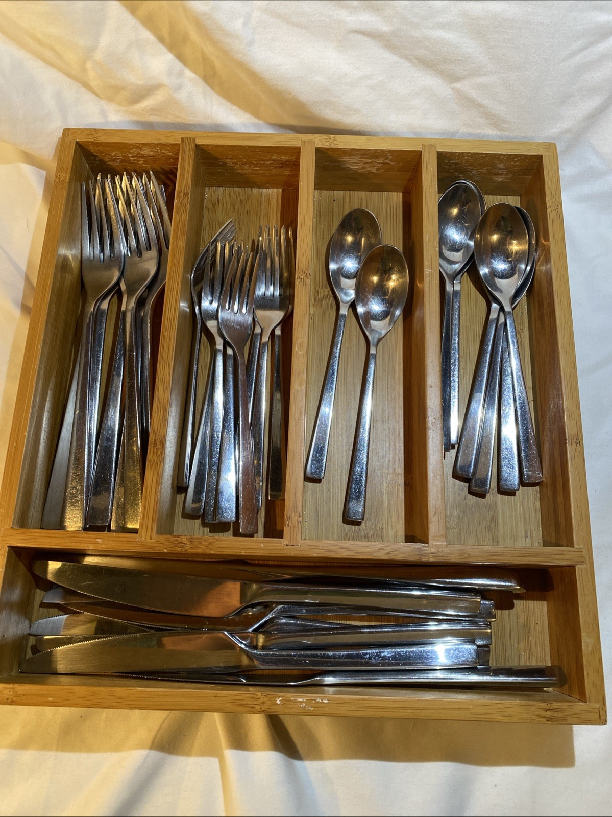 Oneida 32  Stainless Steel Aptitude Glossy Midnight Flatware Set W/Beveled Wedge