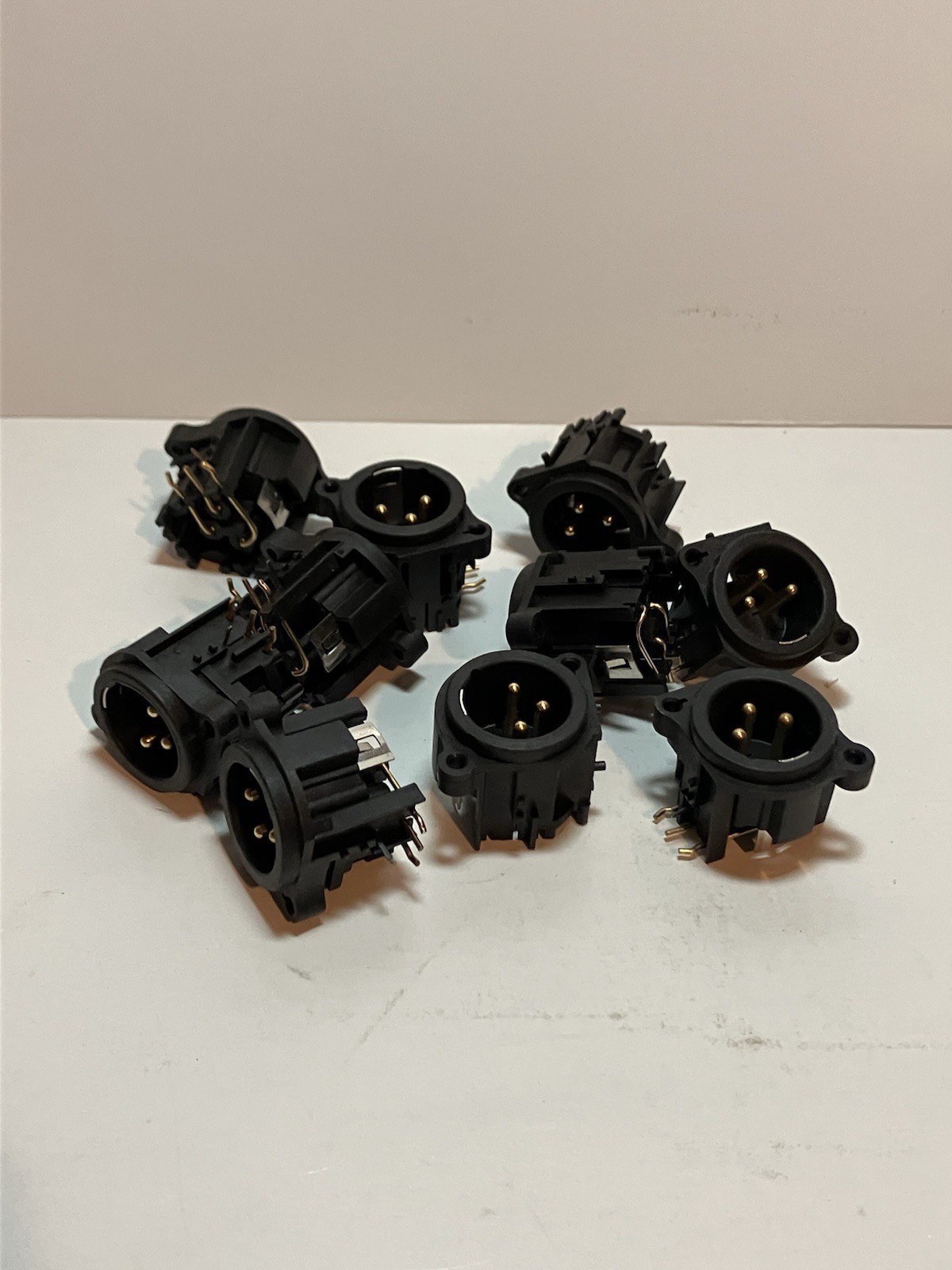 Lot of 10 XLR Female End Plugs 3 Pole NEW! NEUTRIK Mount 3 Pin