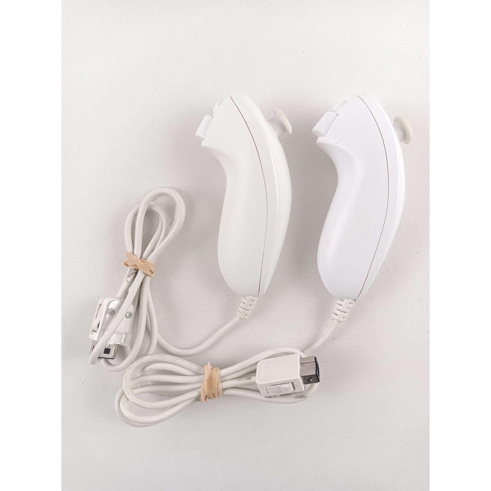 Nintendo Wii Nunchuk Controllers White USB Cable Set