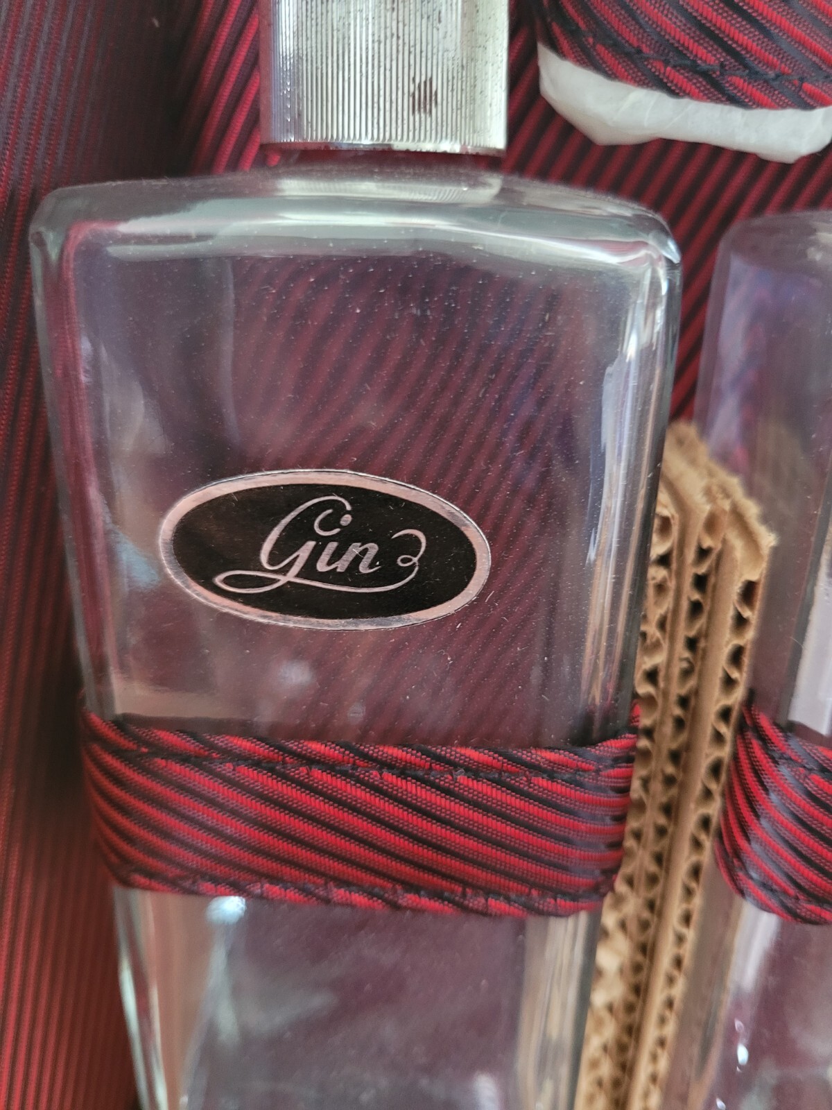 1970's Portable Bar Set In Carrying Case With Handle