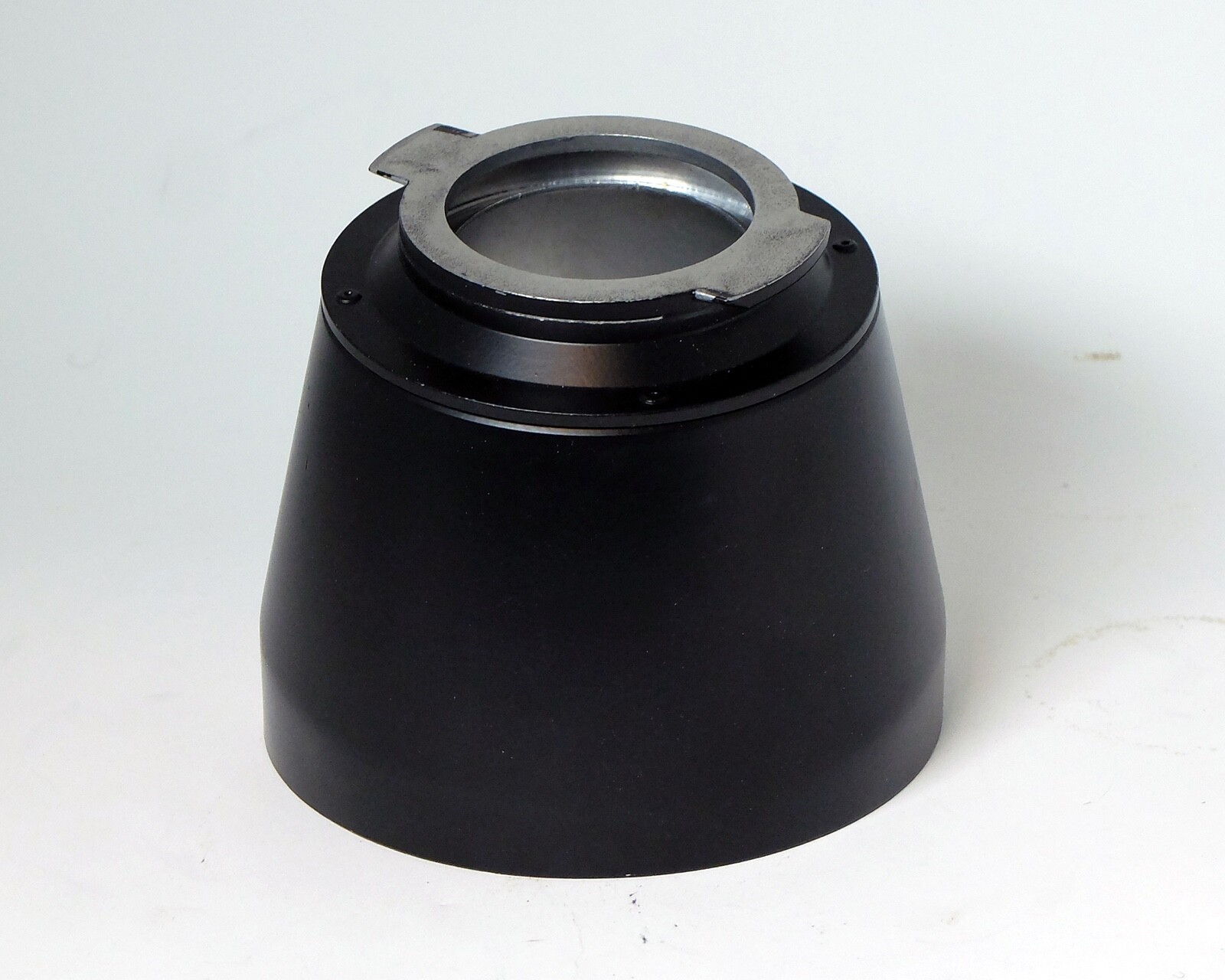 Broncolor Impact Offset Reflector Used