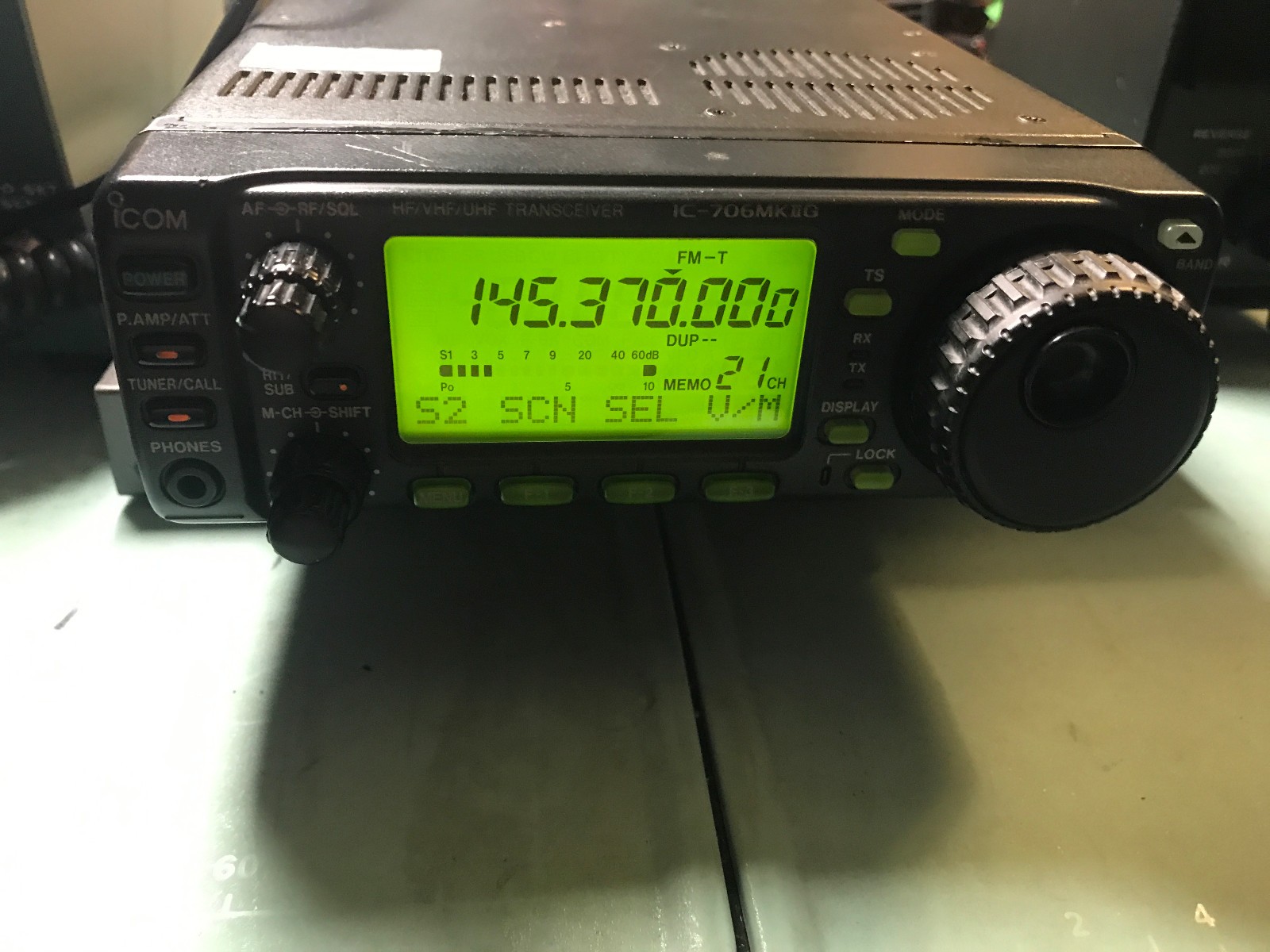 IC-706MKIIG Amateur Transmitter HF/VHF/UHF, FL-232 & Fl-223 Filters, HM-154t mic