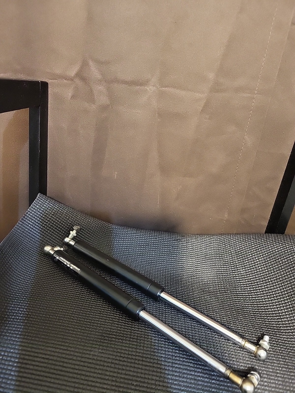 Horizon 2.1T Treadmill Lift Shocks (126C)