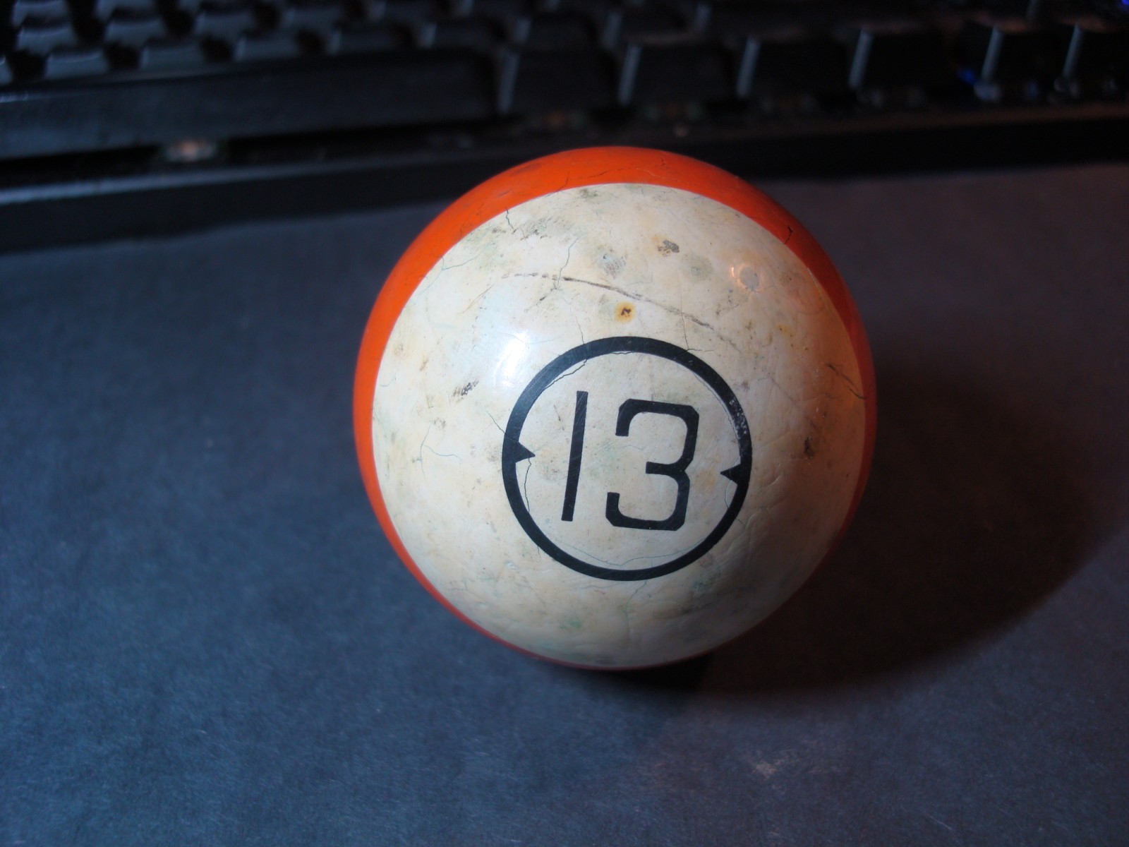 Brunswick Ivorylene Dart clay balls