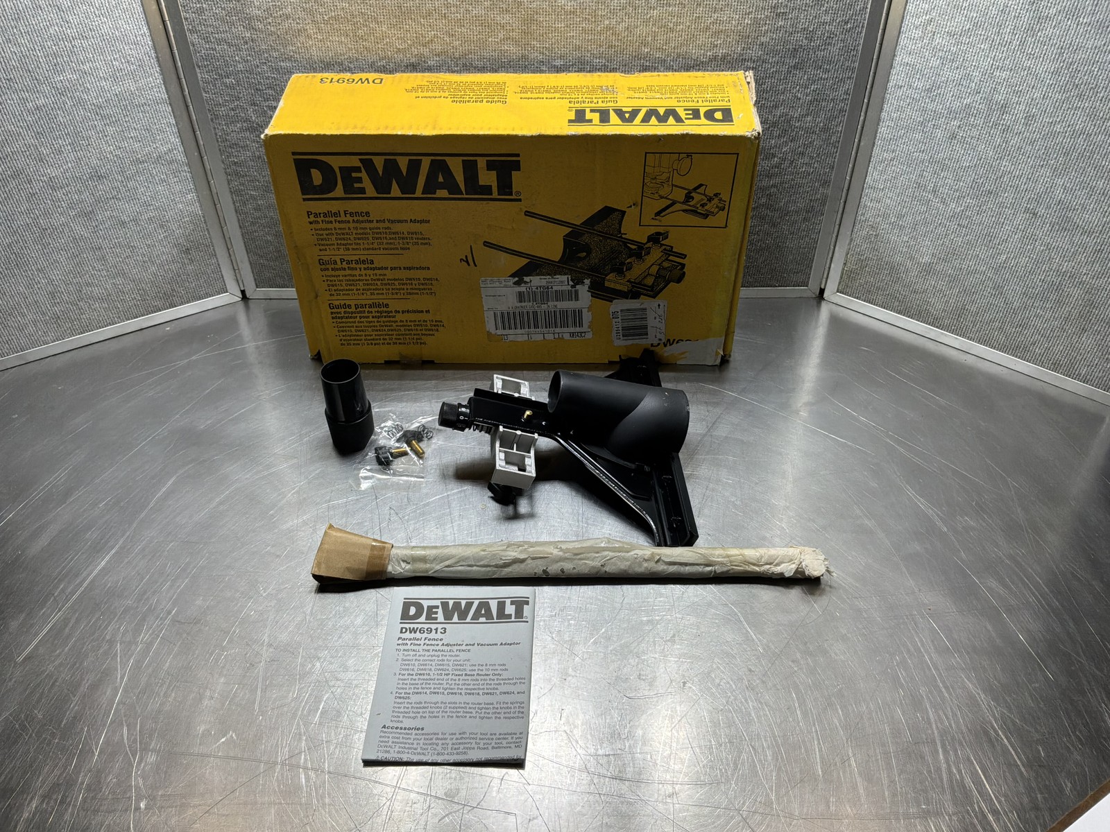 DEWALT PARALLEL FENCE MODEL DW6913 NEW