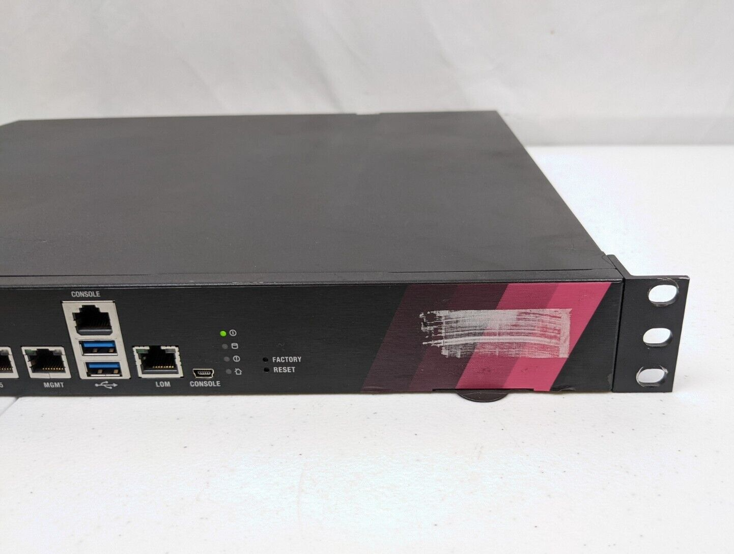Check Point 5200 PB-20 100-240V Firewall Network Security Appliance