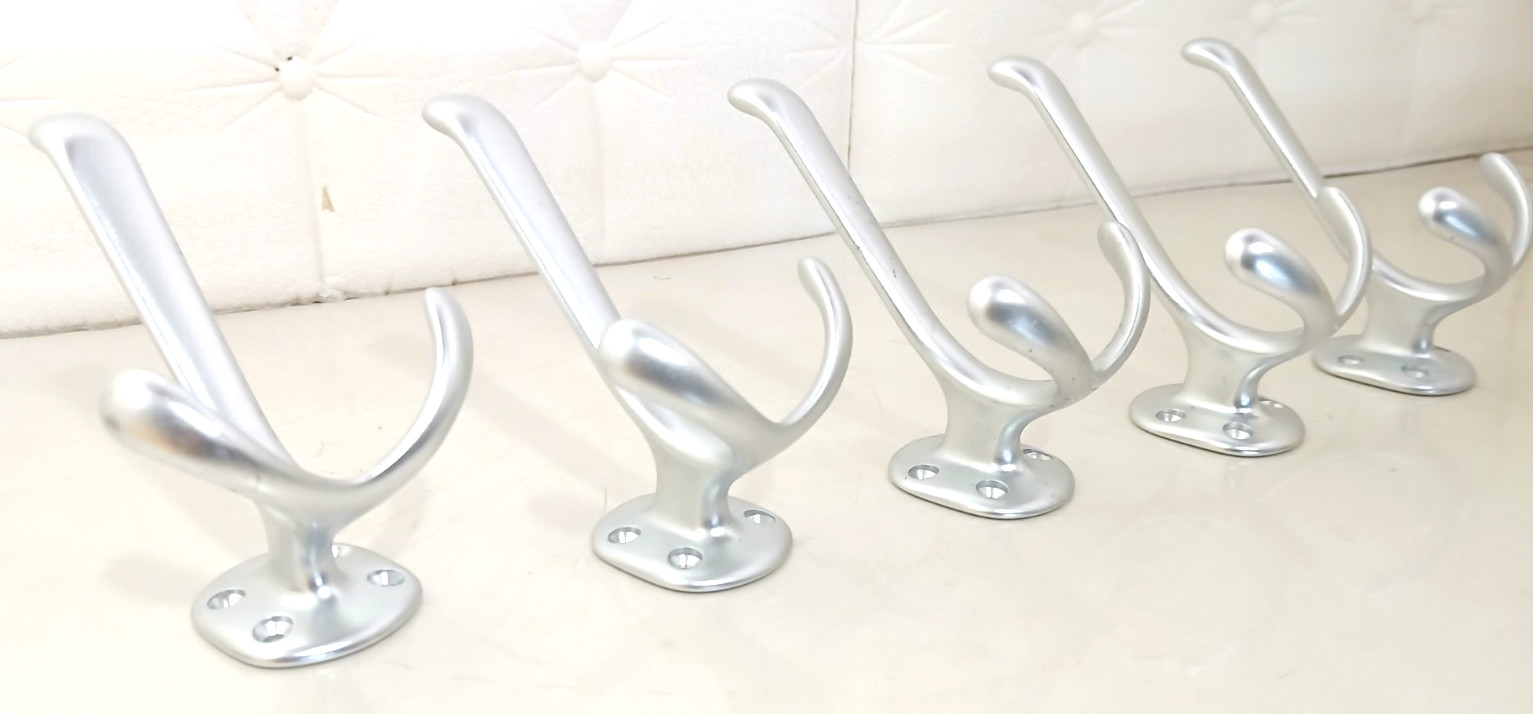 LOT OF 5 PURE ALUMINUM COAT HANGERS HEAVY DUTY NEW