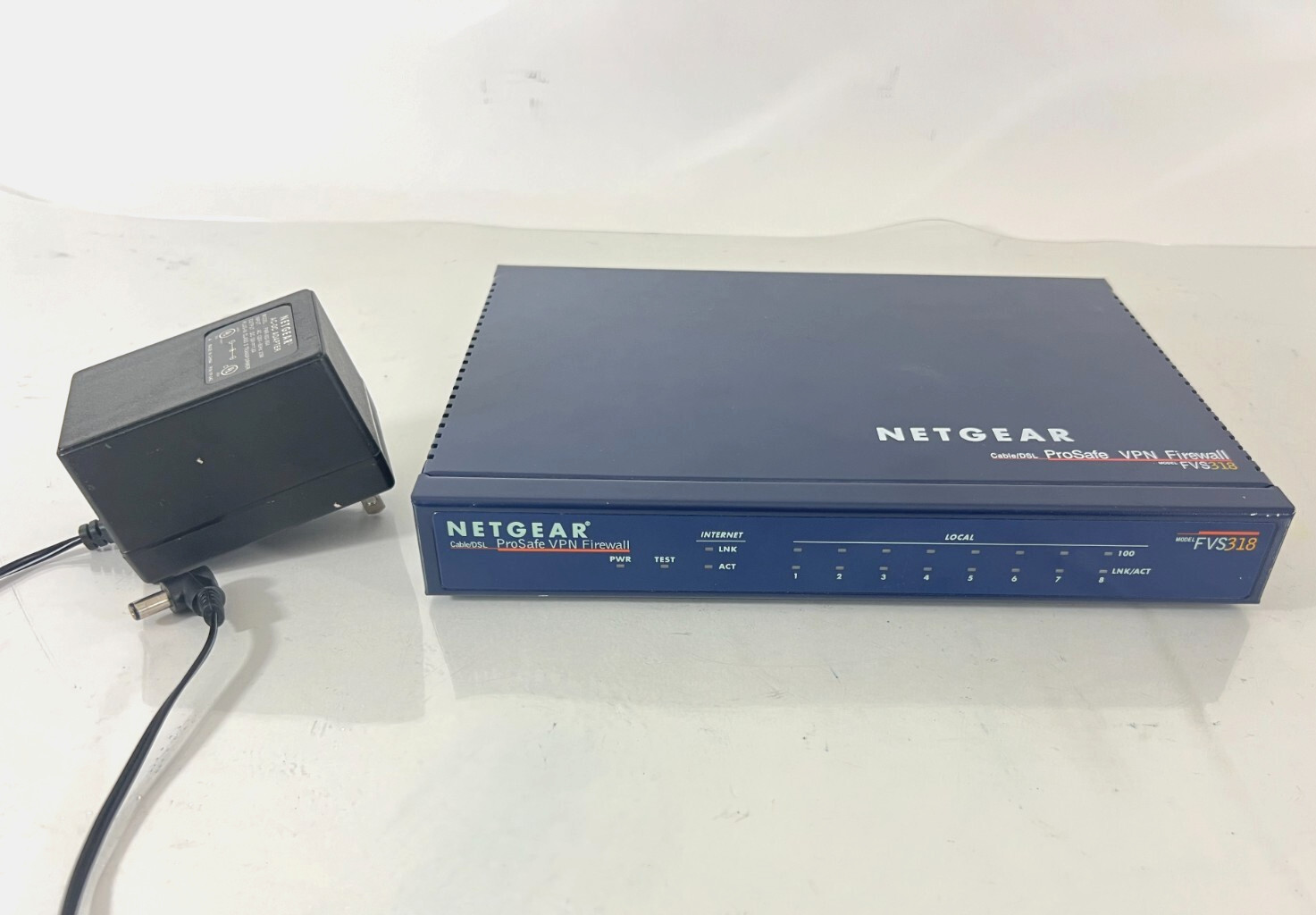 Netgear ProSafe FVS318 Cable/DSL VPN Firewall w/ AC Adapter