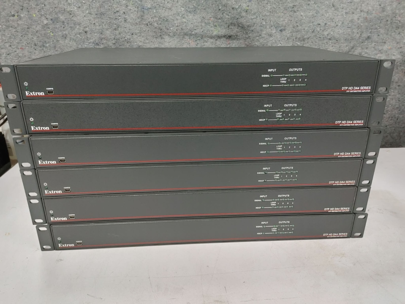 Extron DTP HD DA4 SERIES 4K 330 DTP Distribution Amplifier