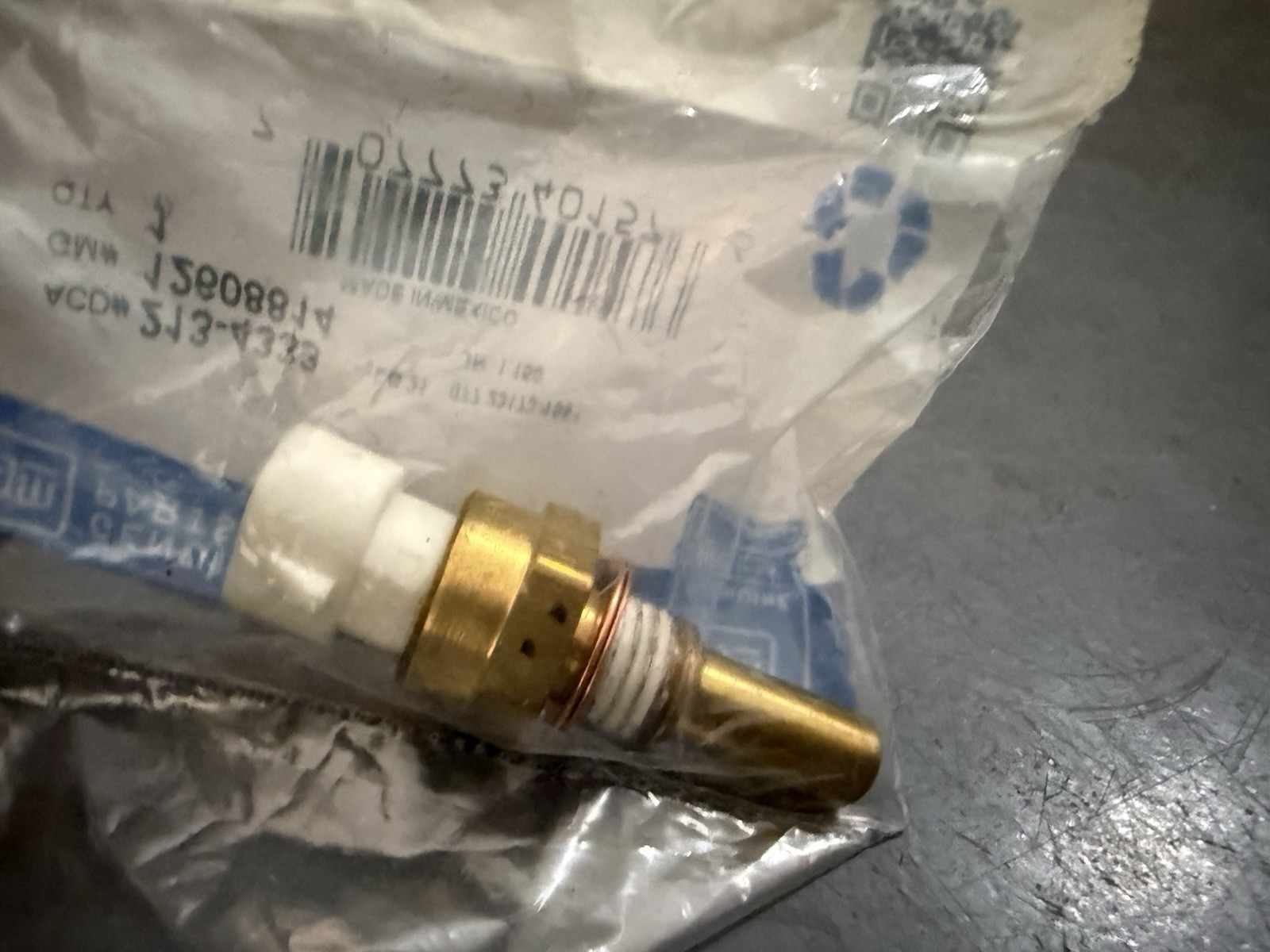 Genuine GM Engine Coolant Temperature Sensor 12608814