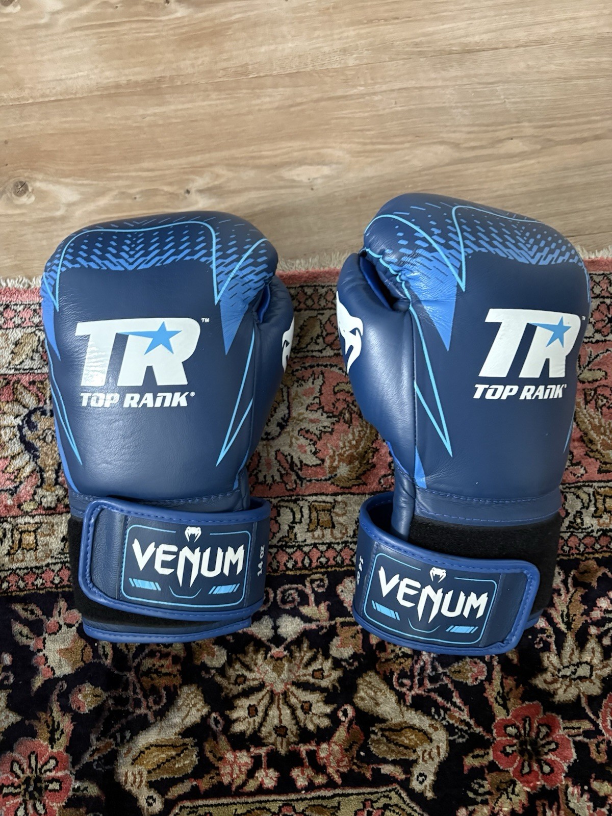 Venum Top Rank Original Hammer Bag Gloves Navy Blue 14 oz