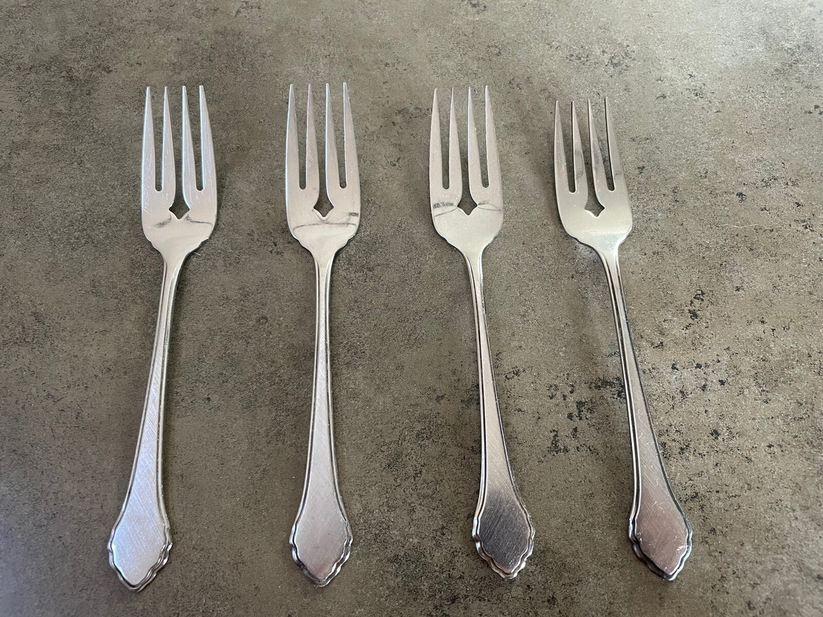 Oneida Ltd SUMMER MIST AUTUMN GLOW (4) Salad Fork Stainless Flatware WM A Rogers
