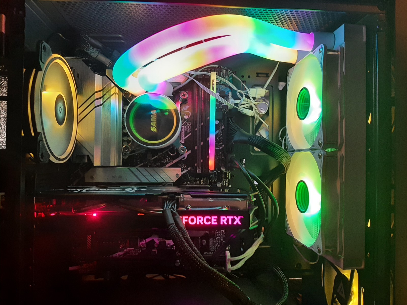 GAMING DESKTOP PC i7-14700K 2TB SSD NVME 32 GB DDR5 RTX 4070 12 GB LIQUID COOLED