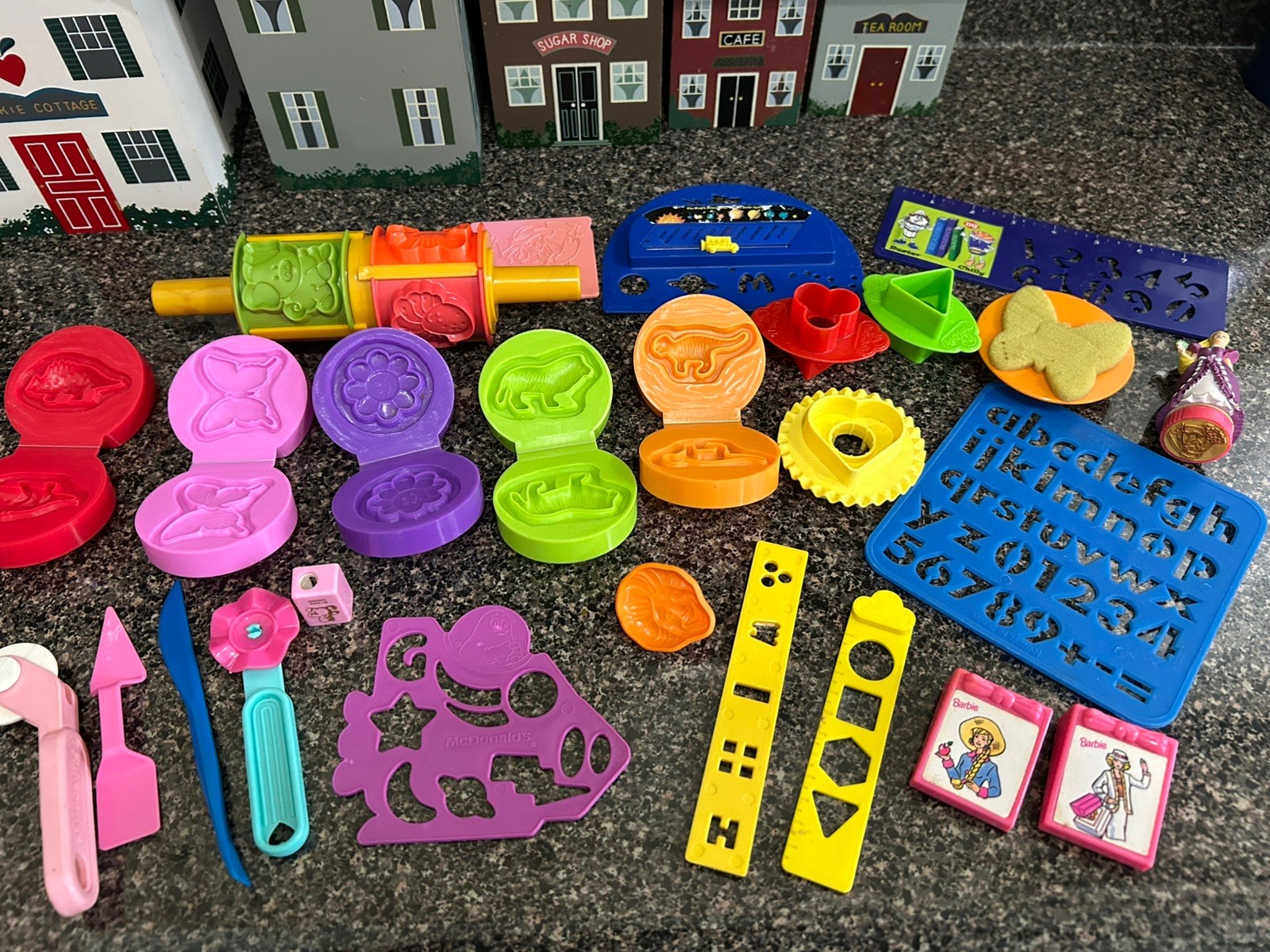 Lot Of 26 Pieces Of Play Dough Tools Molds Stamps Cutters Etc For Kids