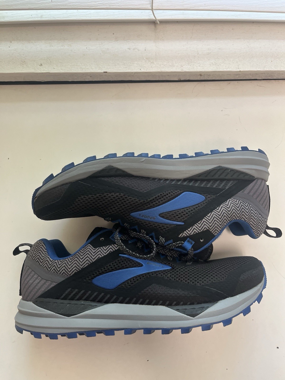 Brooks Cascadia 14 GTX Trail Running Shoes Black Blue Gray Mens Size 8 D