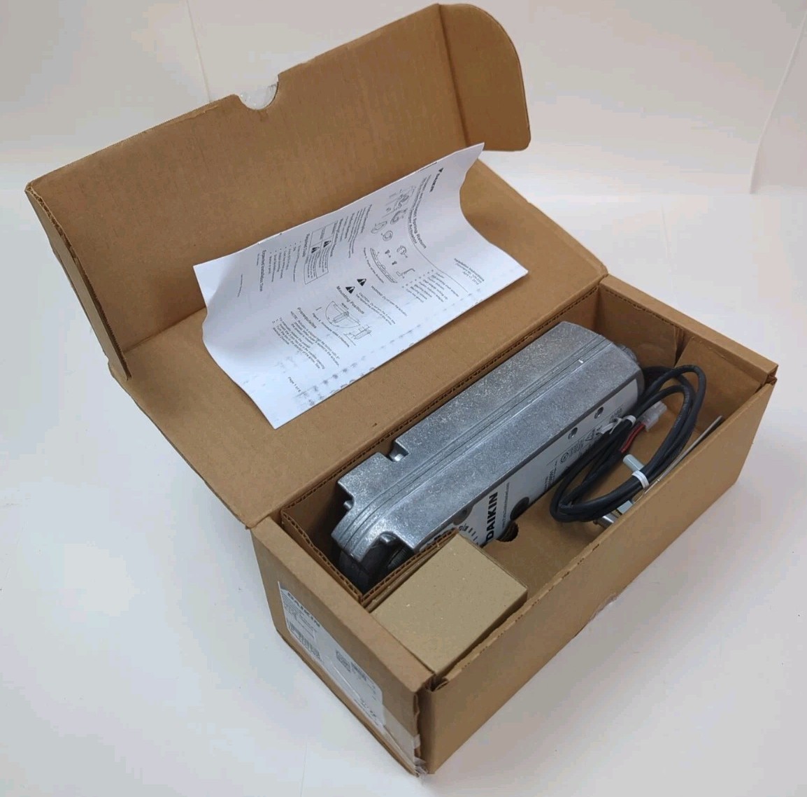 Daikin 113139501 Modulating Actuator Motor 24VAC Spring Return NEW
