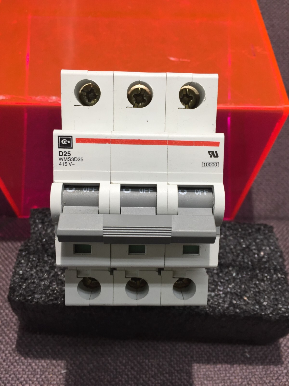 EATON CORPORATION D25  WMS-3D25  415VAC 3 POLE CIRCUIT BREAKER 25 AMP 240/415VAC
