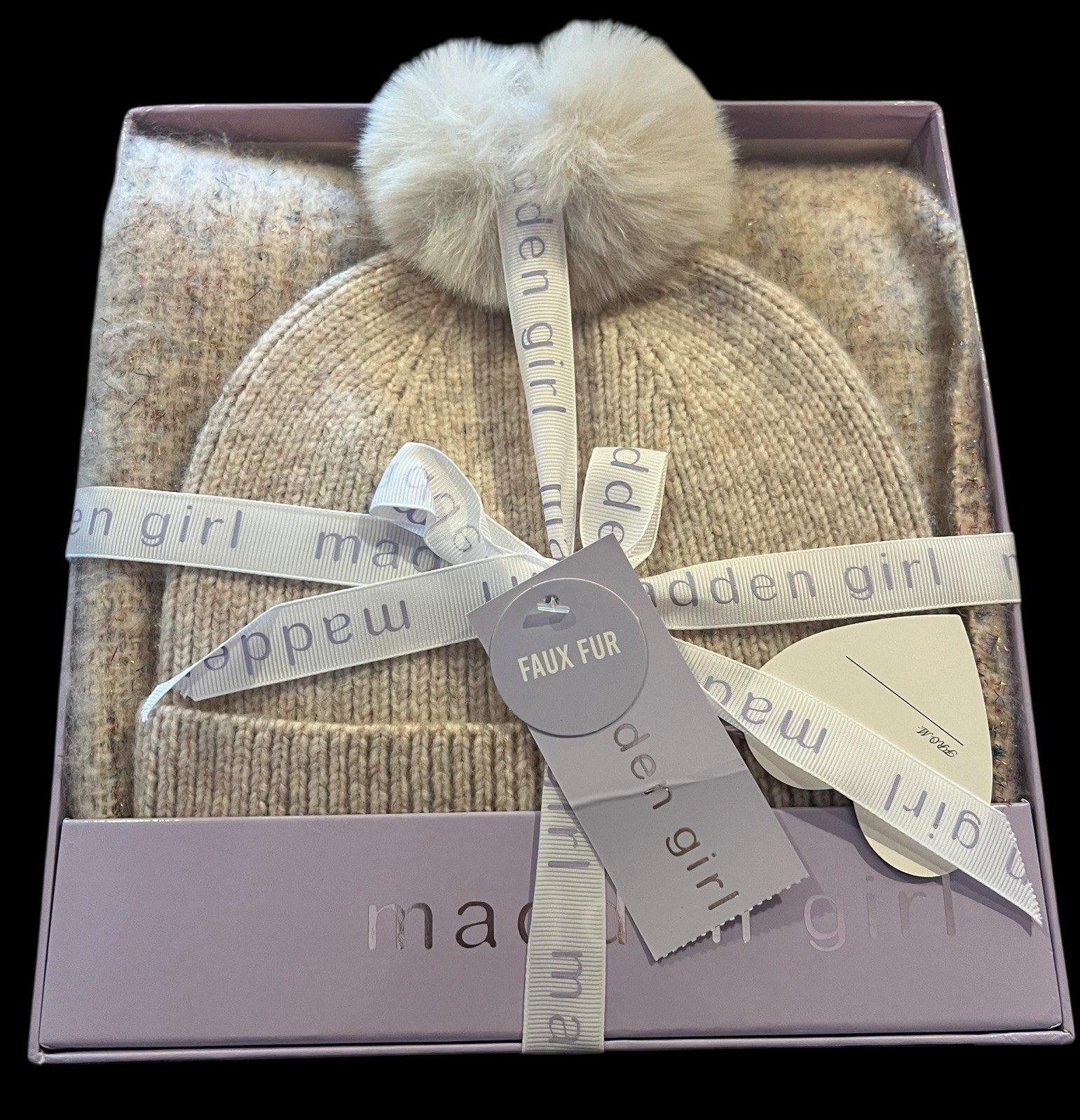Madden Girl Ladies Winter Hat & Scarf Set Faux Fur Ivory  Retails $ 50.00