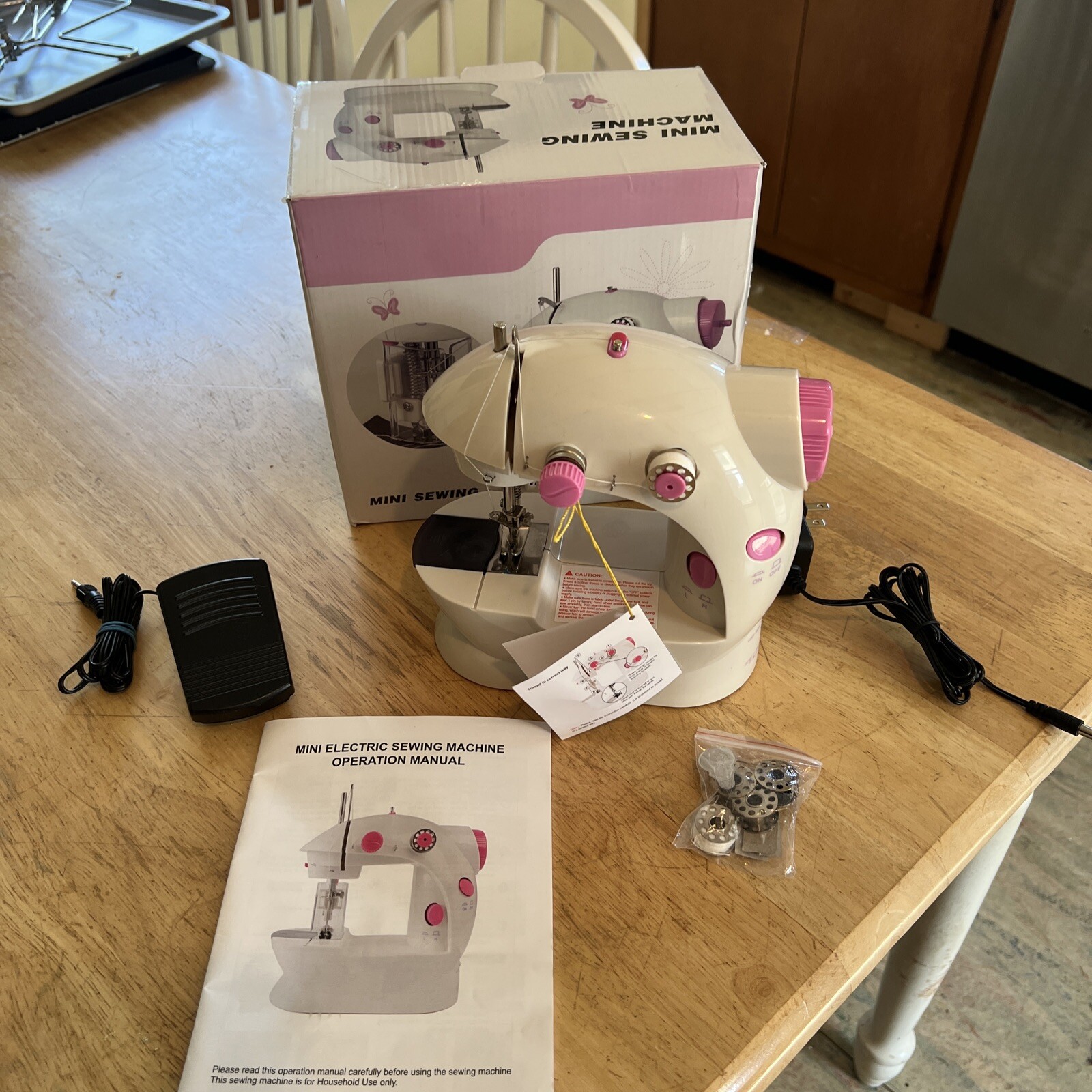 Electric Sewing Machine with LED Light 2 Speed Foot Pedal Portable OPEN BOX