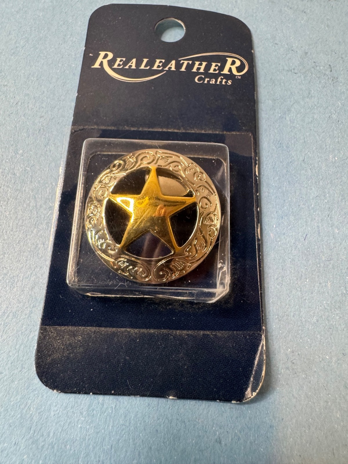 NEW REALEATHER CRAFTS ENGRAVED STAR CONCHO GOLD / SILVER 1 “