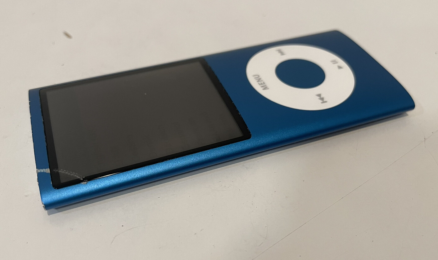 Apple iPod nano 4th Generation Chromatic Blue (16 GB)