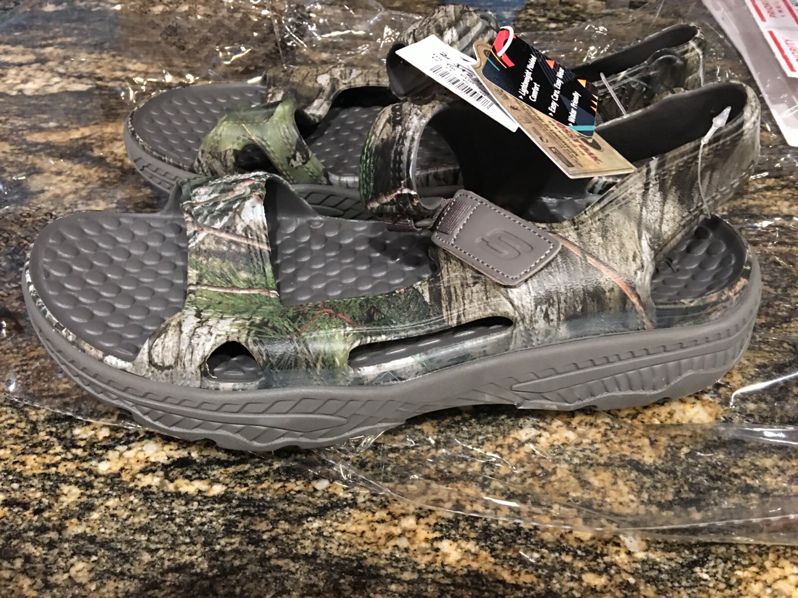 NEW Mens Skechers Foamies Creston Ultra Camo Sandals, size 12         shoes