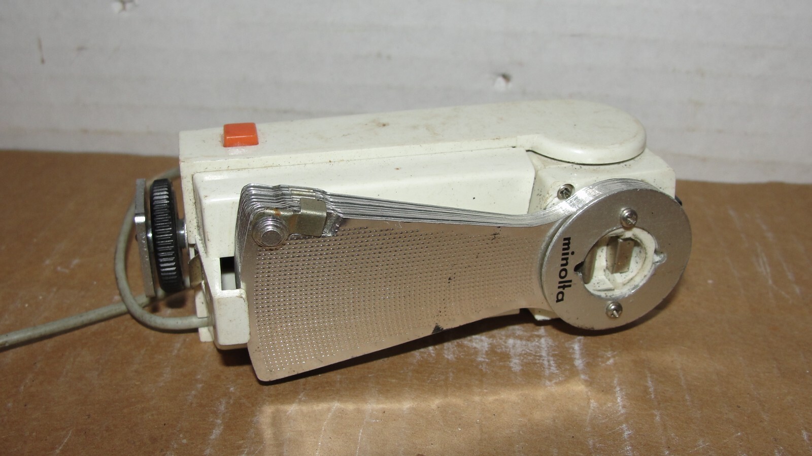 MINOLTA DELUXE 3 CAMERA LIGHT REFLECTOR - UNTESTED