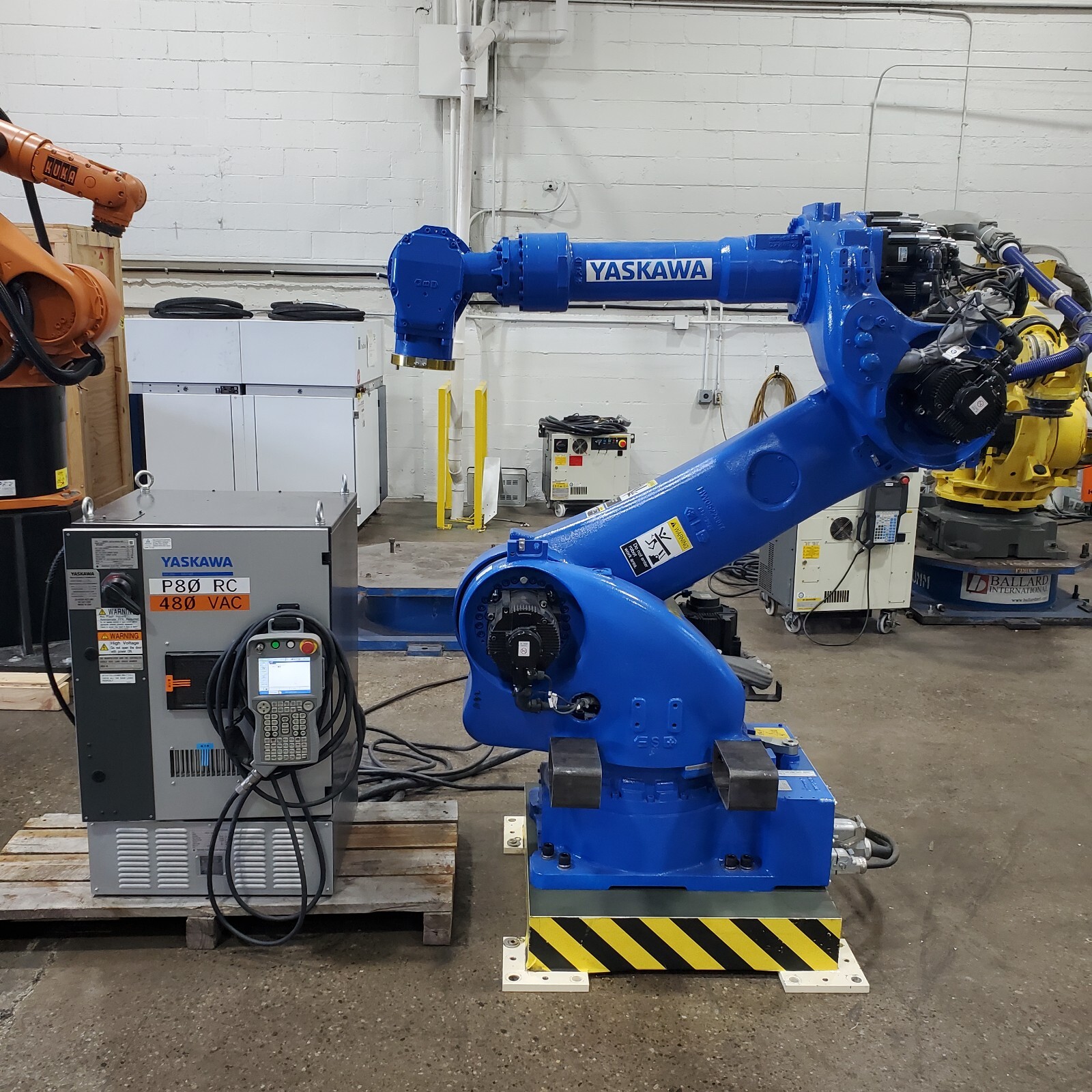 Yaskawa Motoman MH180 Robot w/ DX200 Controller - Low Hours! - S92W85-1-4