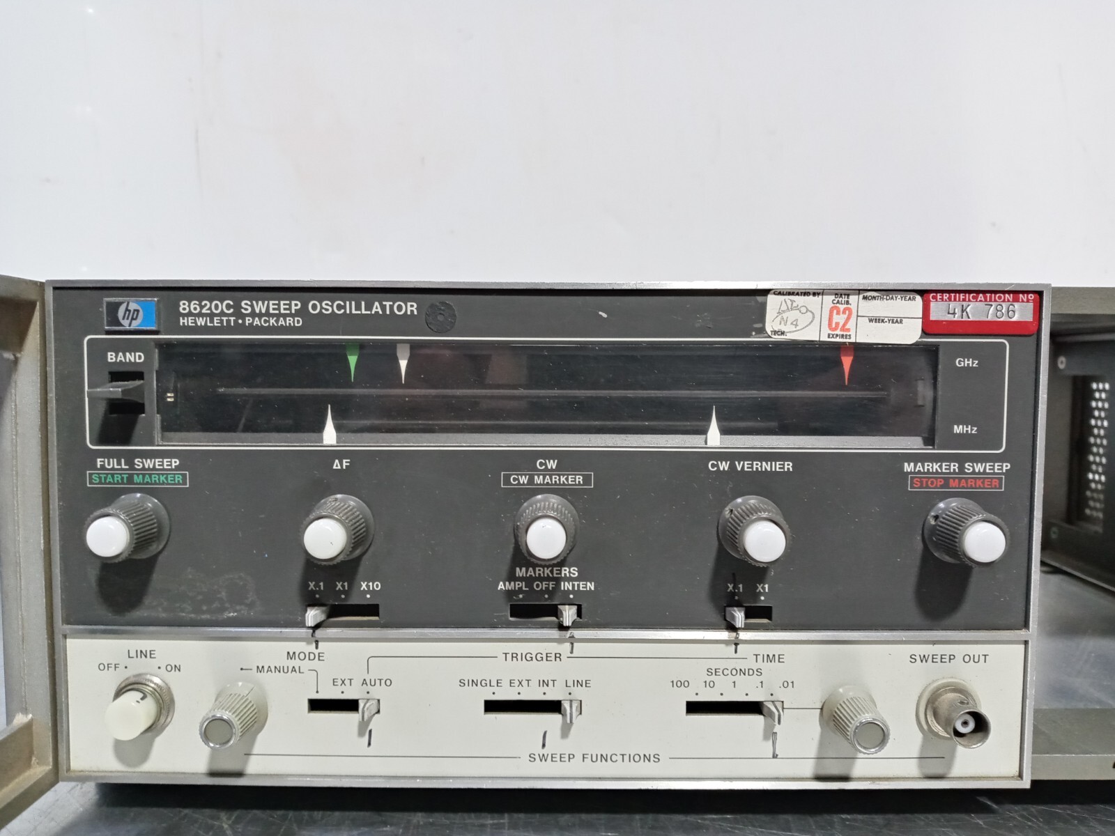 HP 8620C | Sweep Oscillator Main Frame, Untested