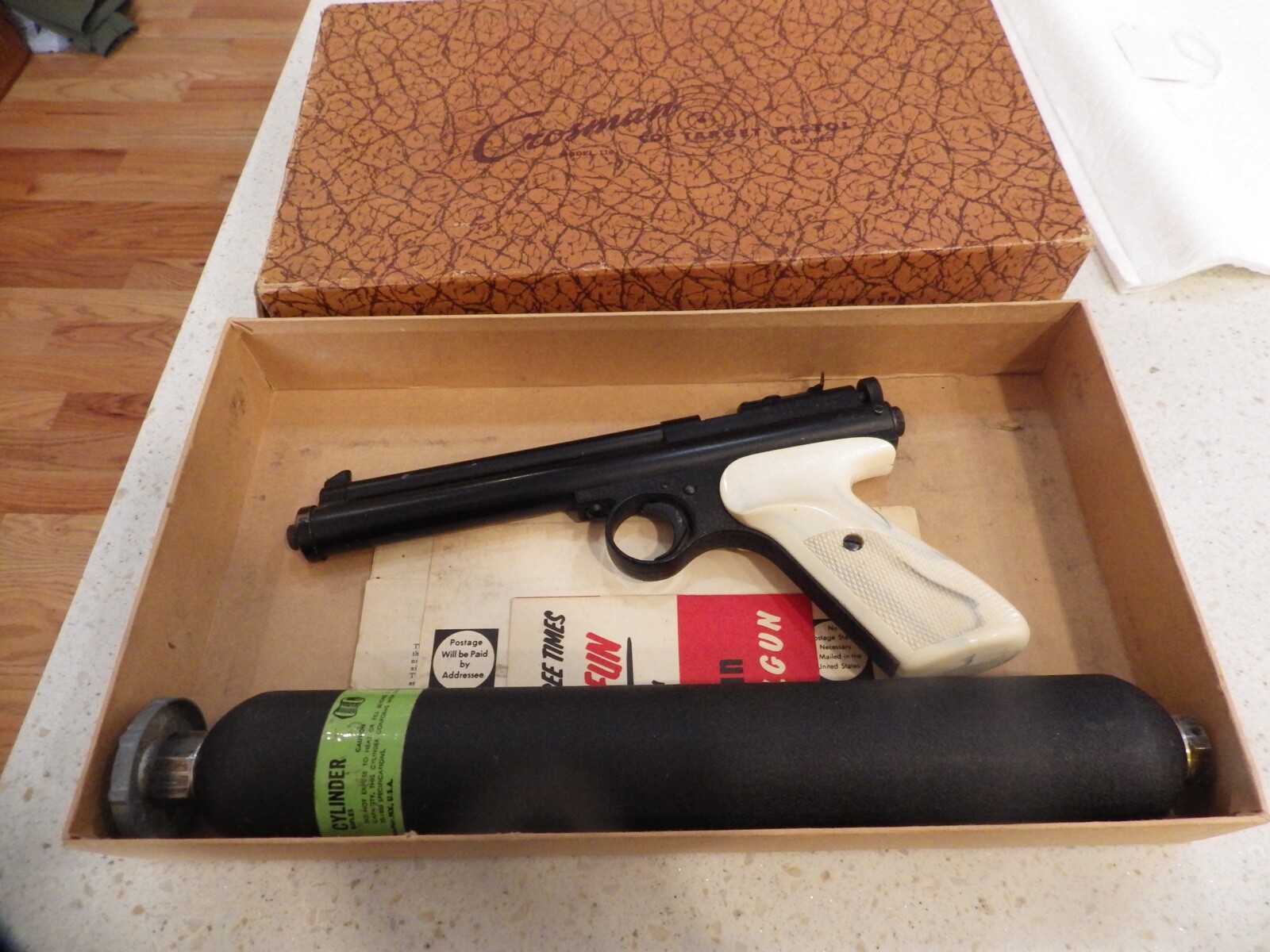 Crosman Model 116 c02 .22 cal. Target Pistol with Tank, Papers and Box, NICE!